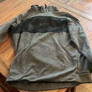 Men’s Nike sweatshirt grey